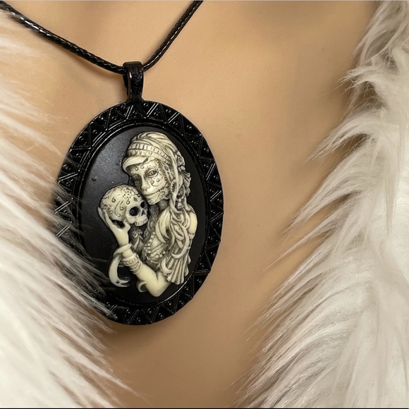Sugar Skull Necklace Cameo Pendant Handmade - Picture 8 of 12